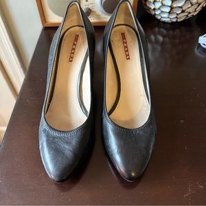Black Prada pumps size 38